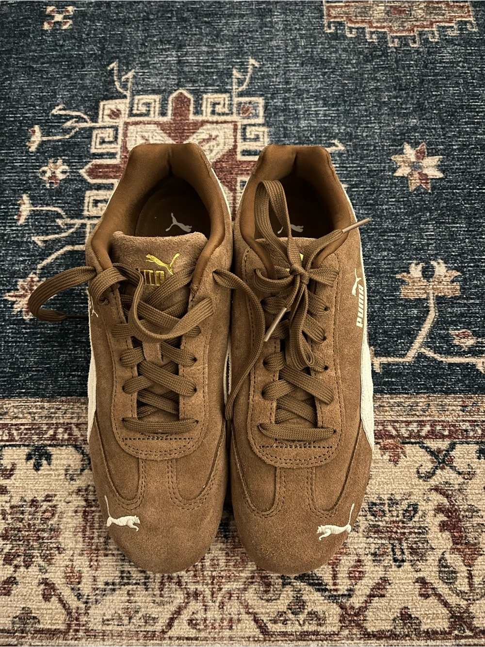🧸Puma Woman’s Brown Suede Classic Sneakers with White Formstrip🧸